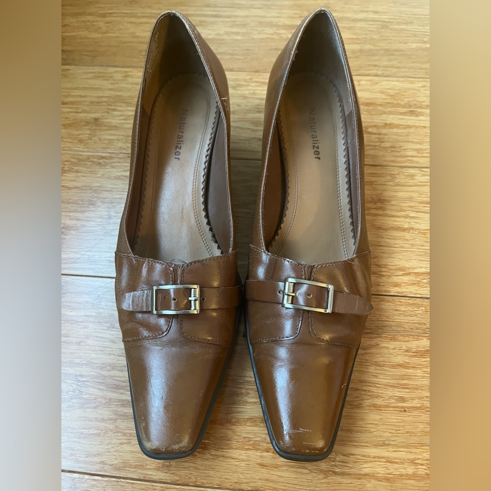 Naturalizer Women’s Square Pointy Toe Pump Leather Shoes Oak Brown 2” Block Heel